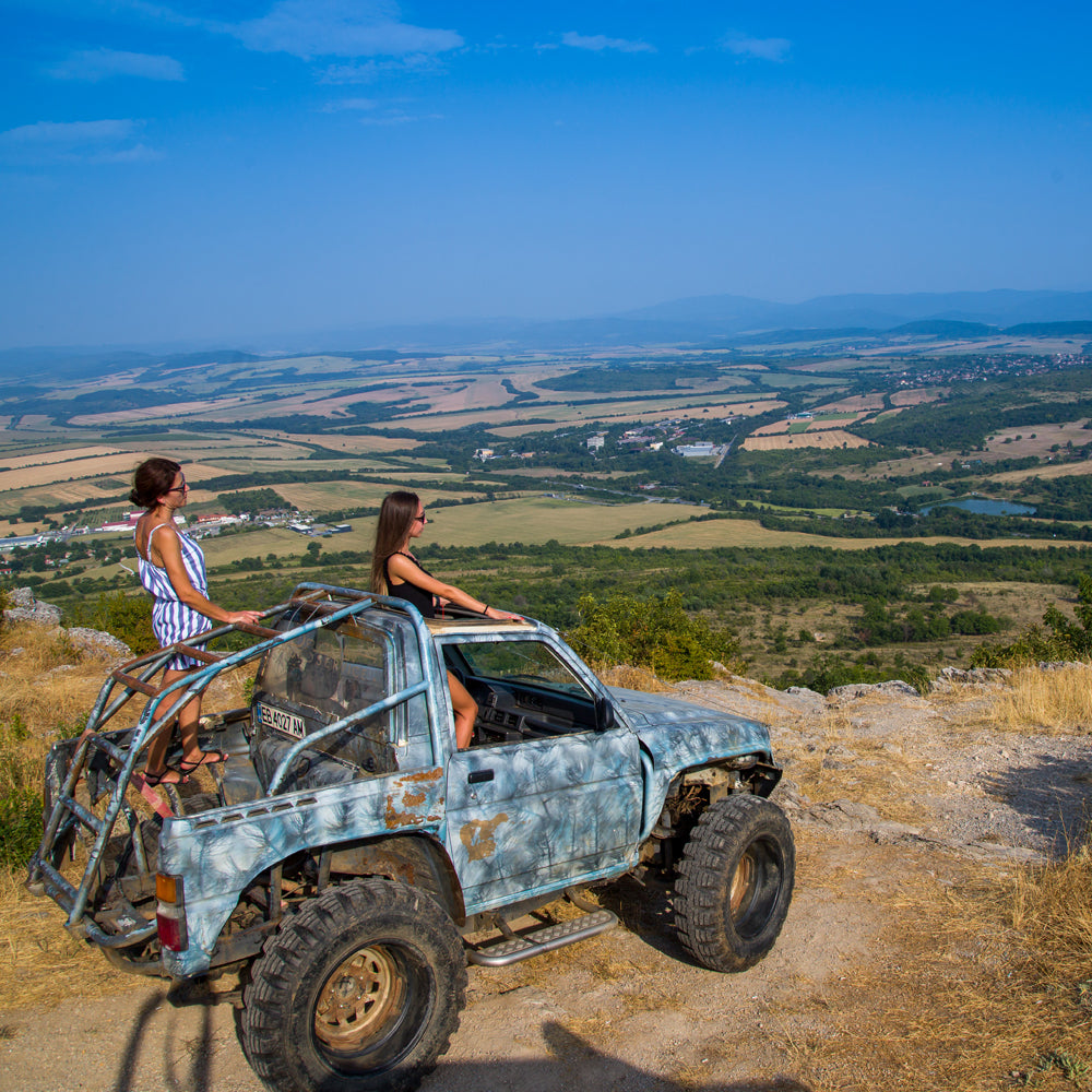 Офроуд шофиране на модифициран джип Daihatsu! Велико Търново и Арбанаси