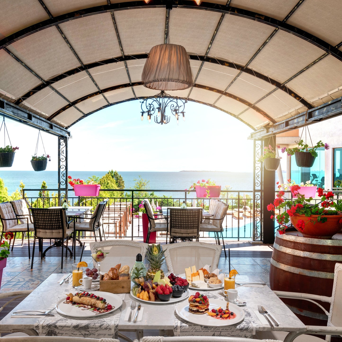 Уикенд ултра ALL inclusive почивка за двама в Гранд Хотел Св. Влас