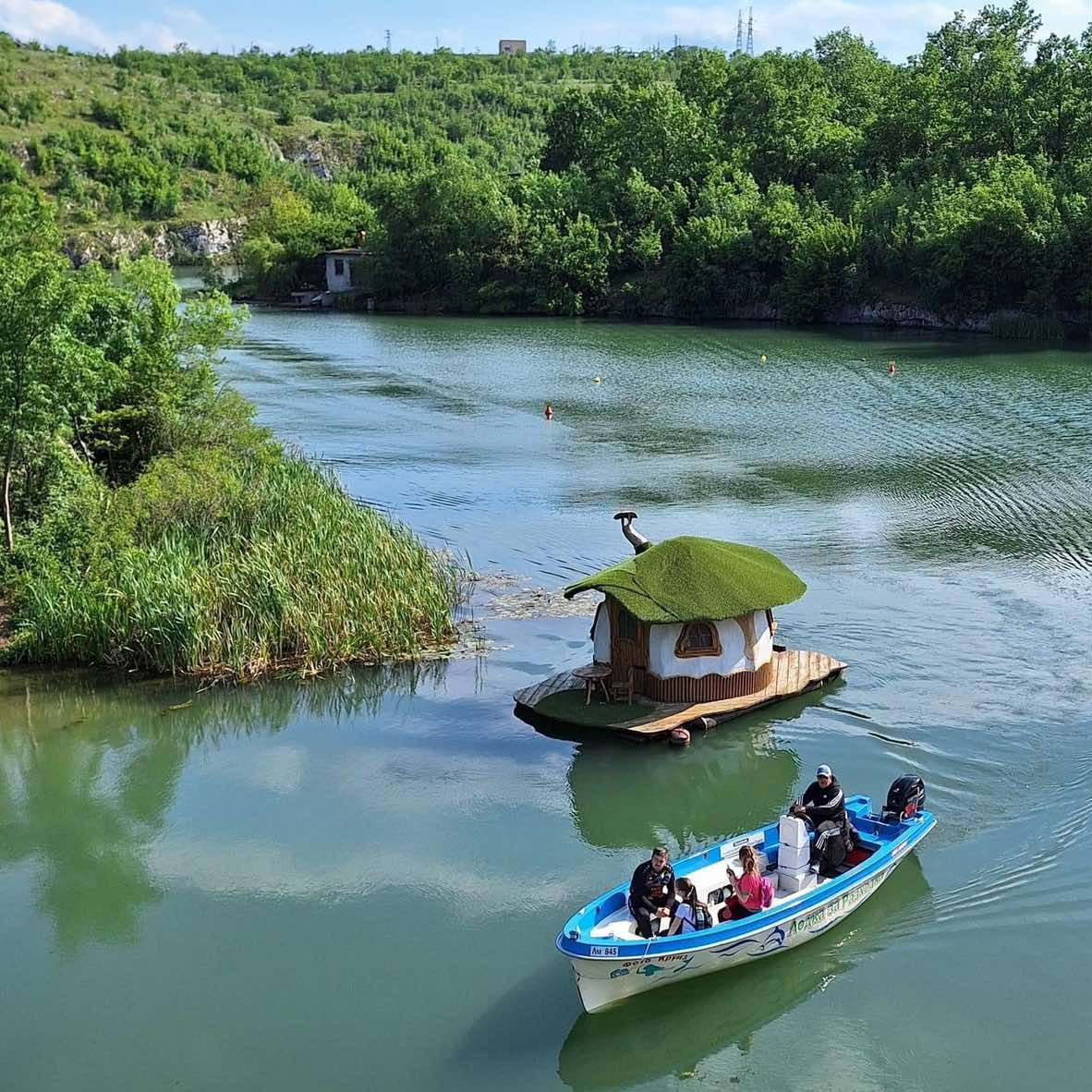 Лукс, СПА и романтична разходка с лодка за двама