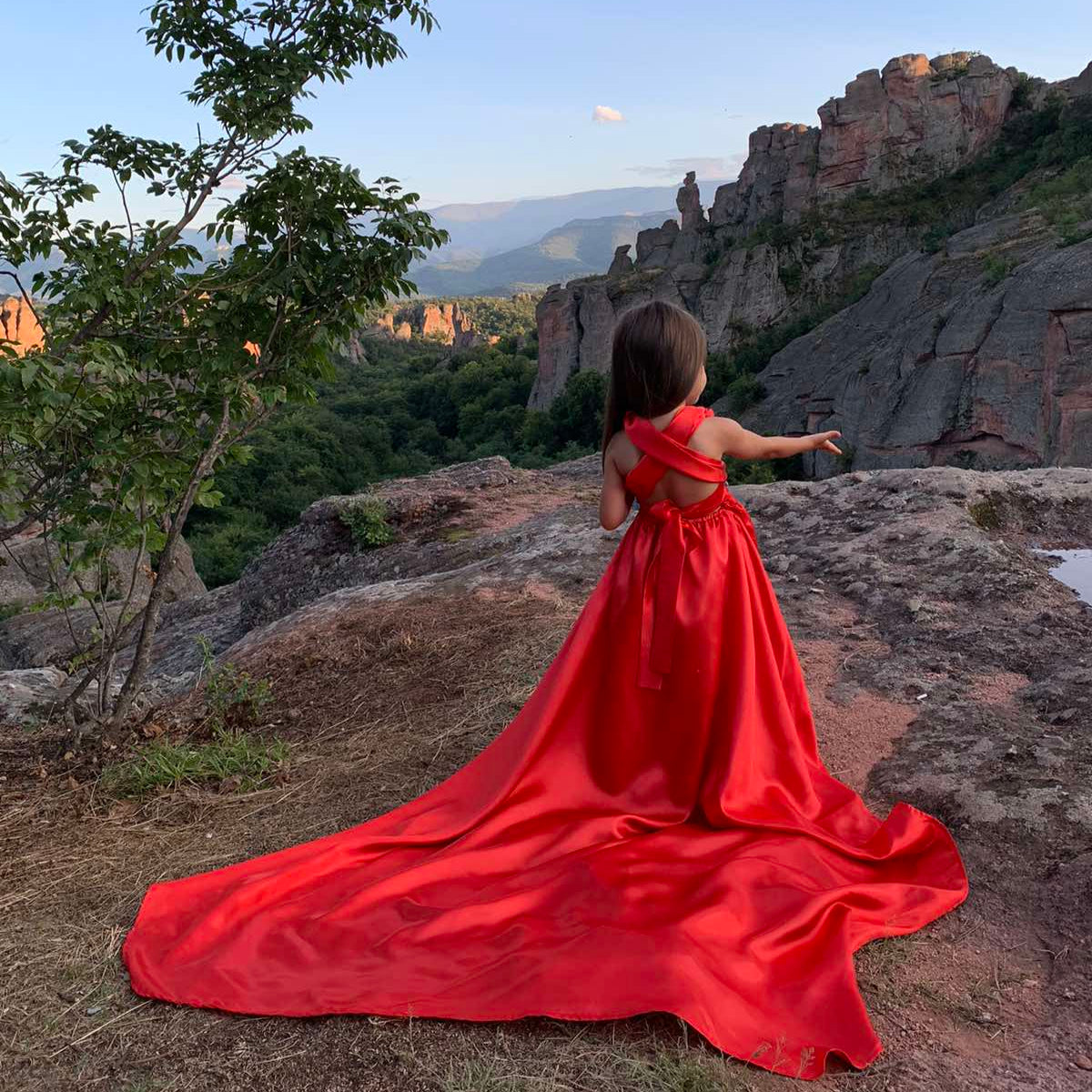Flying dress фотосесия на Белоградчишките скали