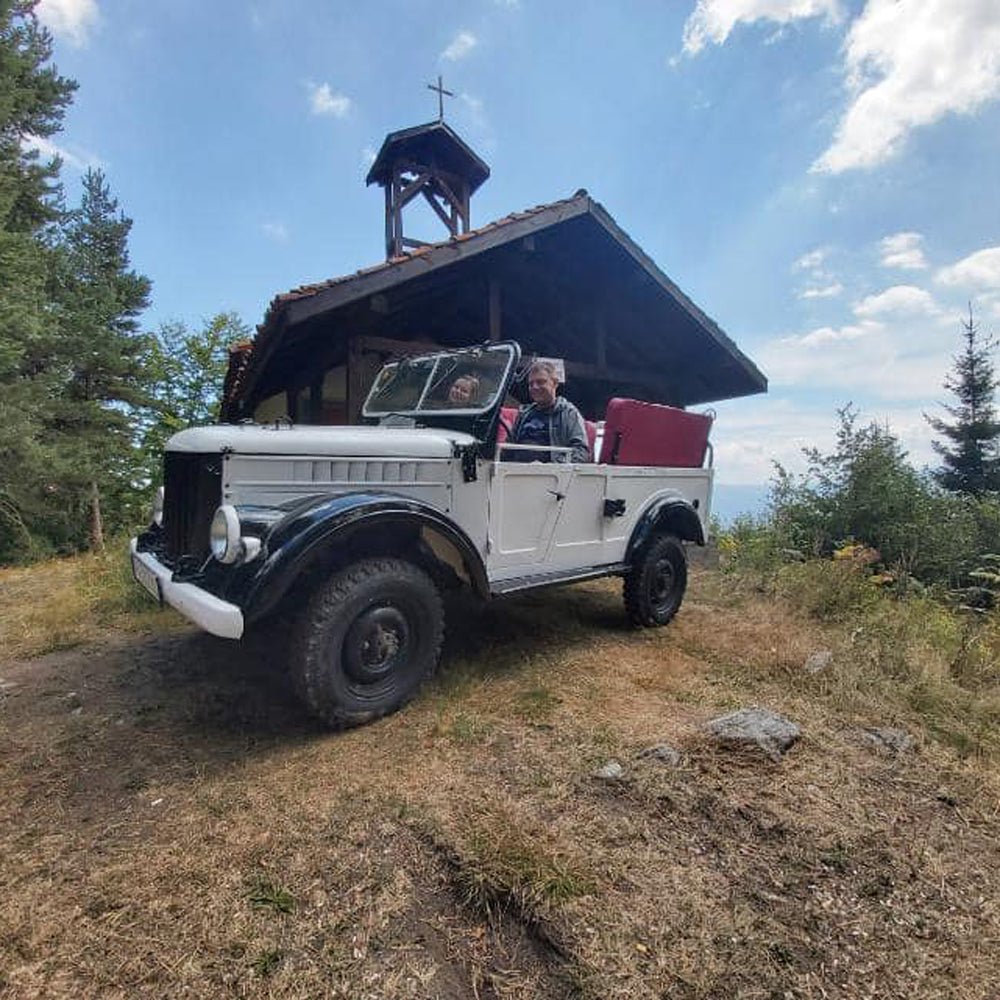 Разходка с ретро джип до Елин връх - Родопите