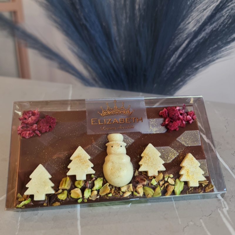 Вкуси магията на празниците с коледна шоколадова кутия