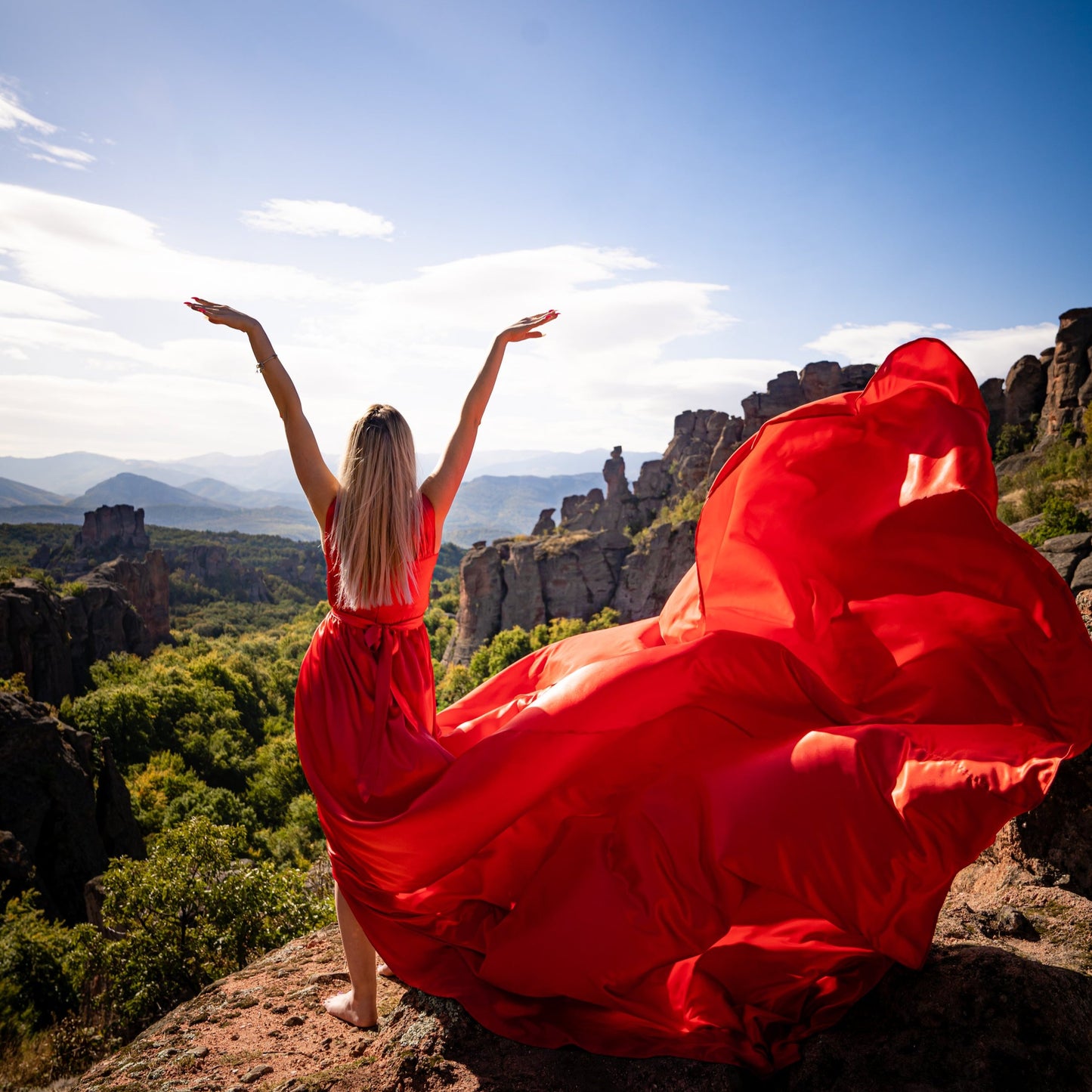 Flying dress фотосесия на Белоградчишките скали