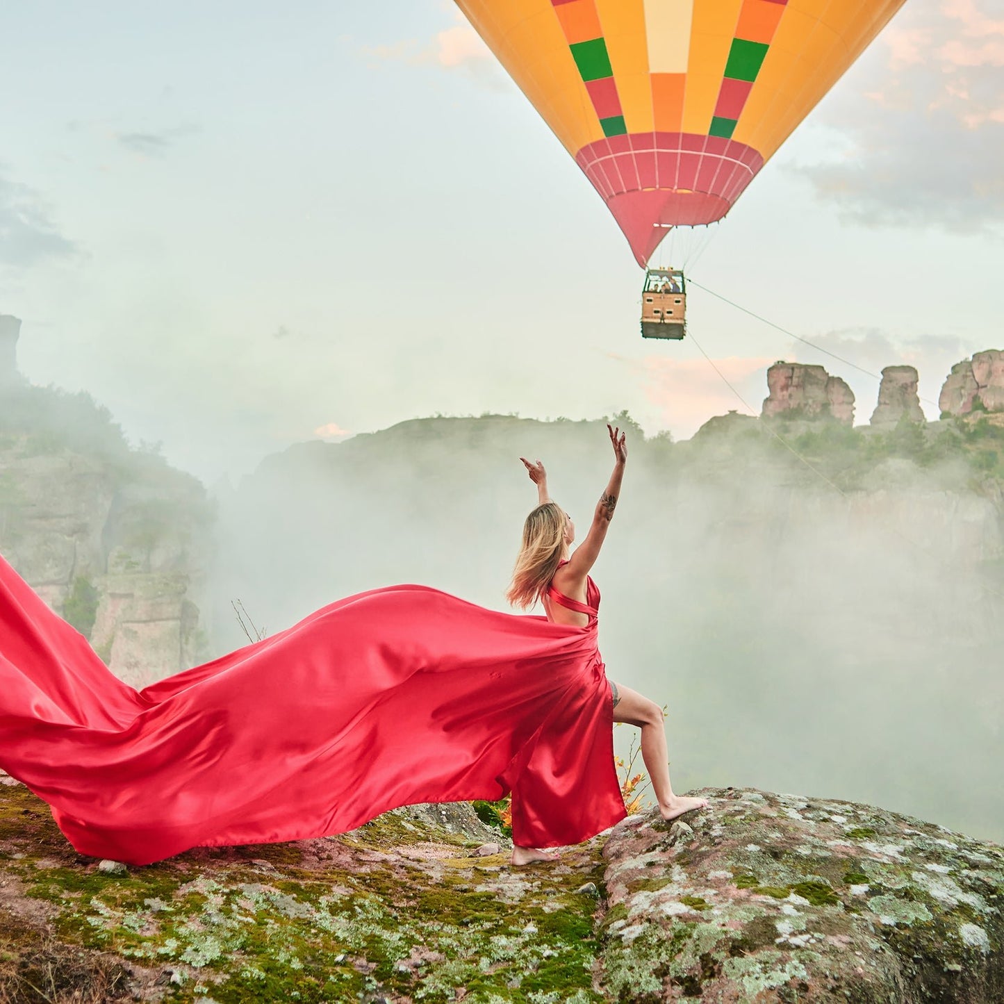 Flying dress фотосесия на Белоградчишките скали