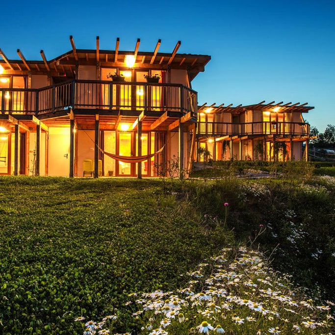 Нощувка в Еко селище „Дебели Даб" 