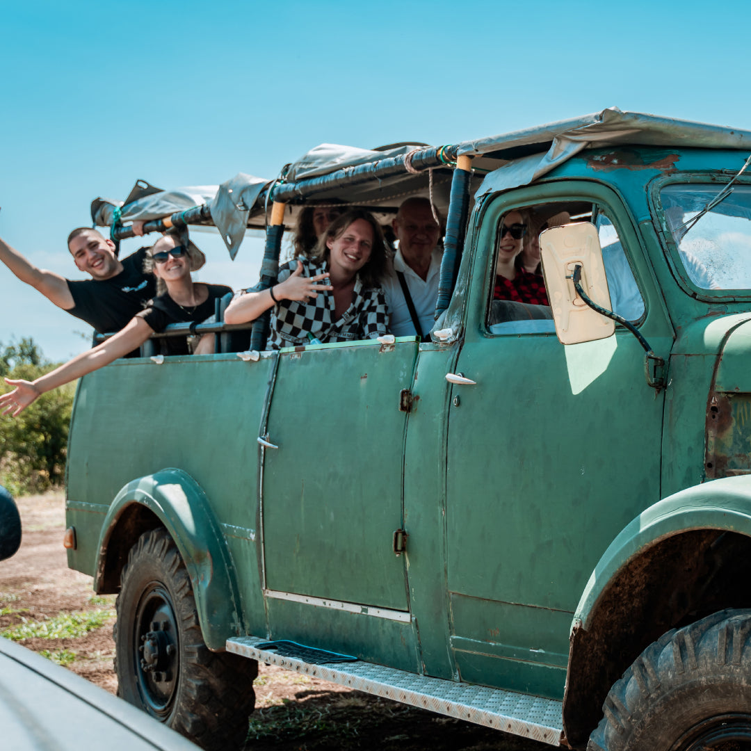 Ексклузивно приключение  на специално модифициран офроуд бус - ГАЗ-63. Велико Търново и Арбанаси