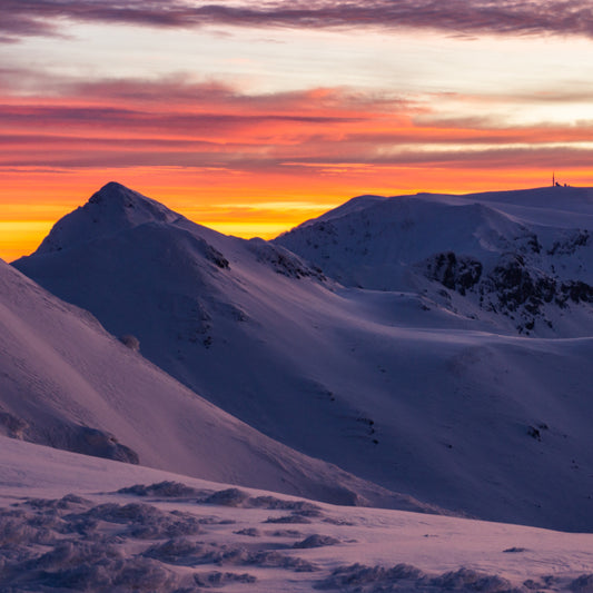 Открий красотата на България! Посрещни изгрева с планински преход до връх Амбарица