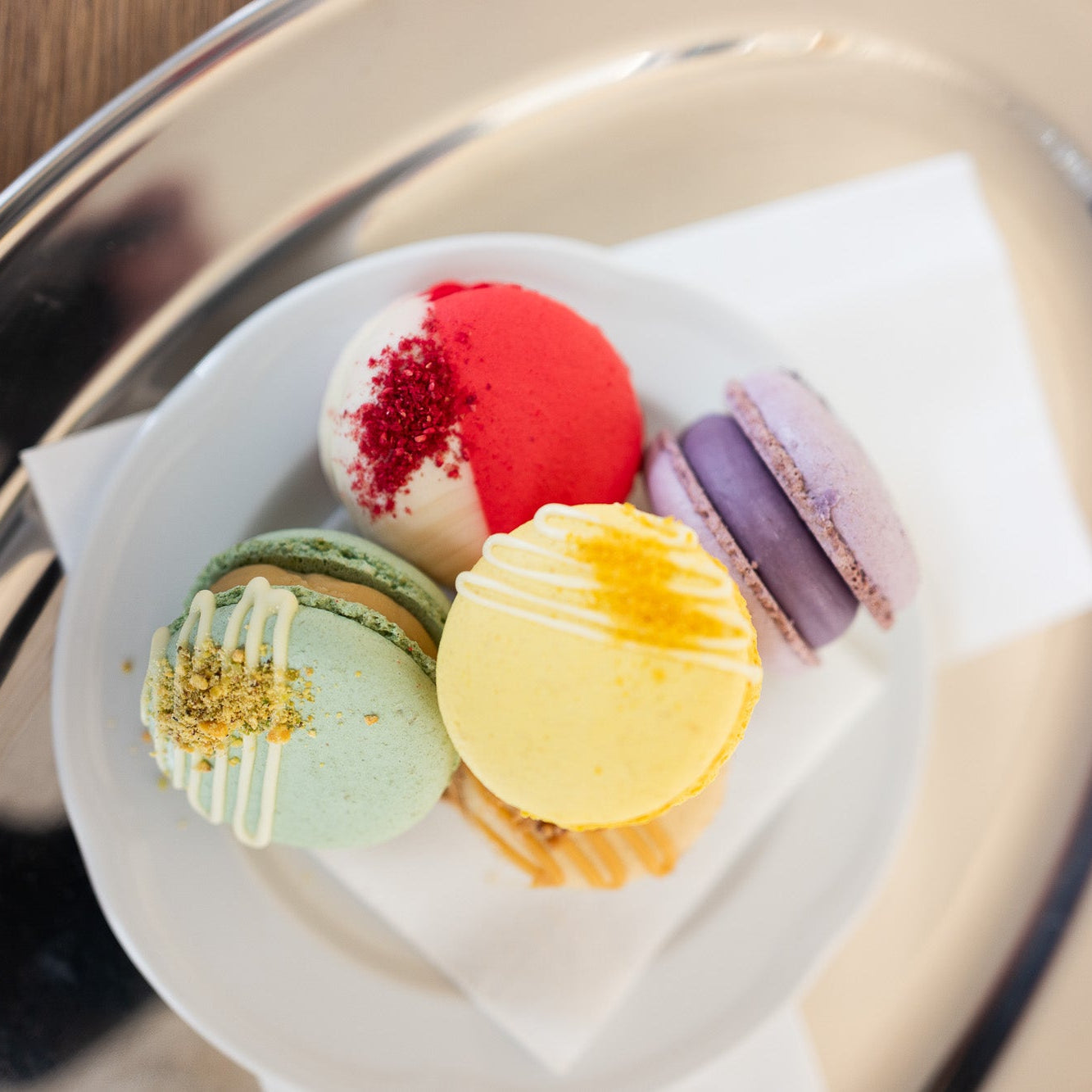 Дегустация на френски макарони в The RITZ Specialty Coffee