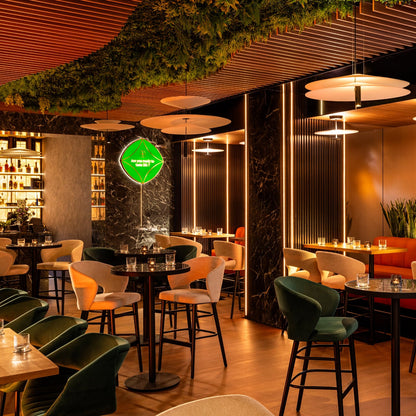 Стилният Свети Валентин- тристепенна вечеря с коктейл за двама и DJ парти в сърцето на София