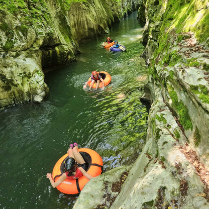 Водно приключение - спускане с водна гума по каньона на река Арда