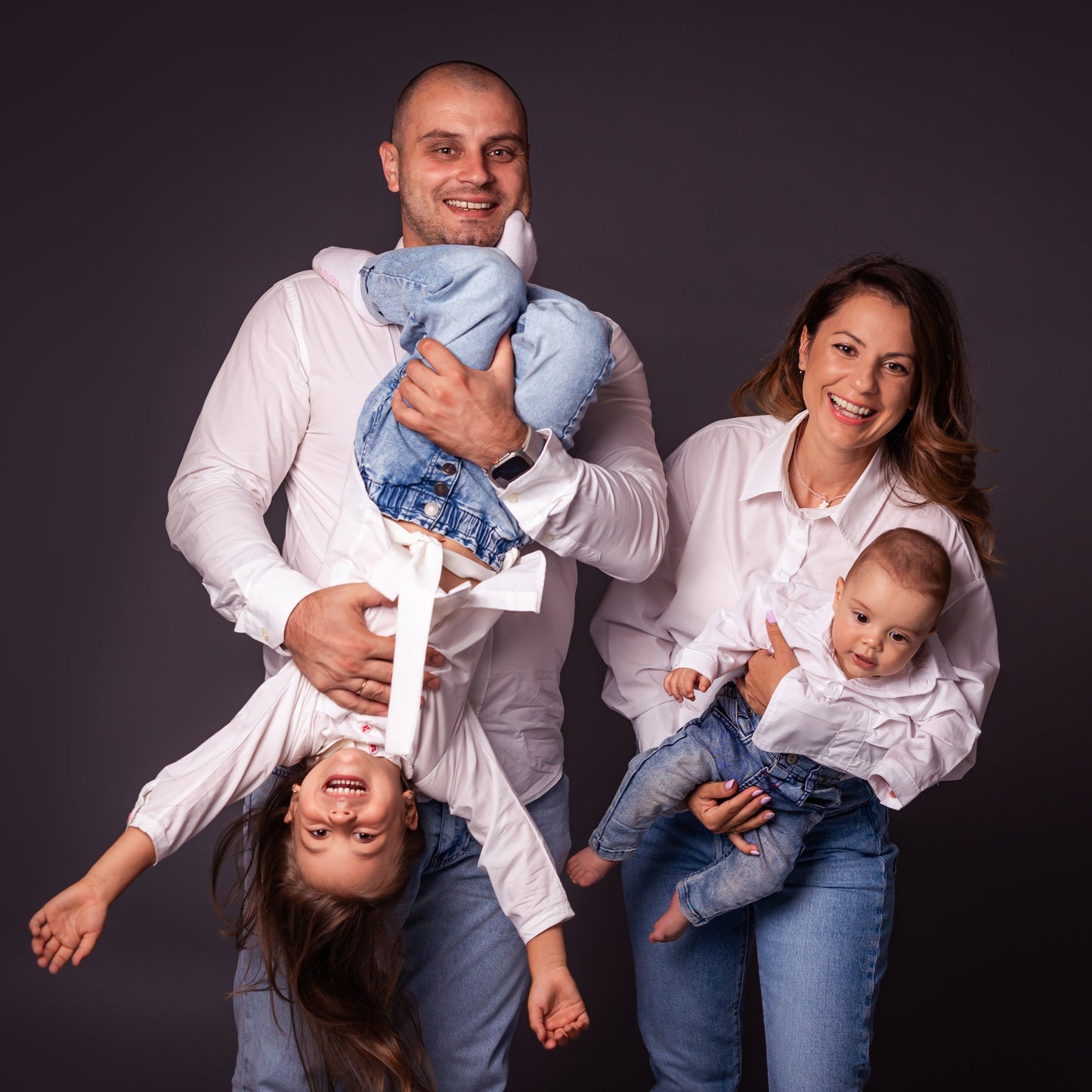 Детски и семейни професионални фотосесии в студио