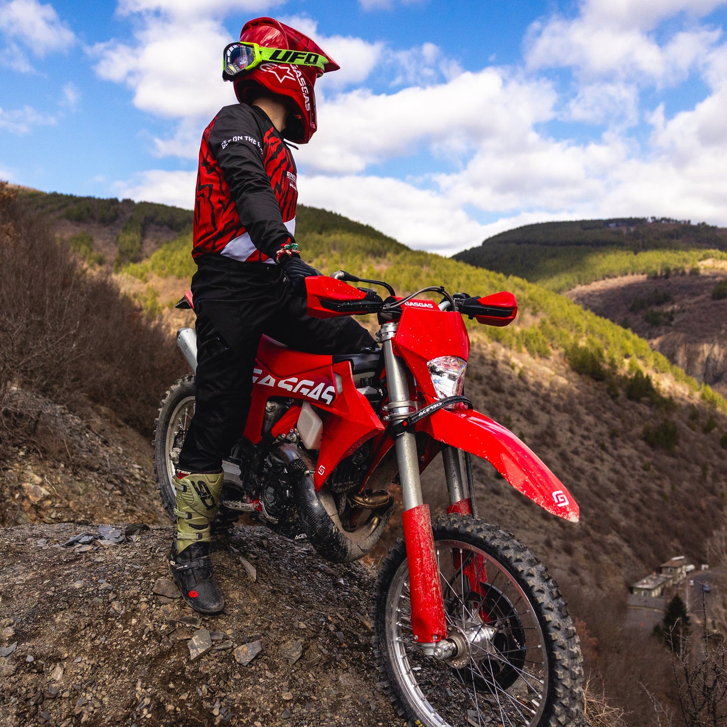 Целодневно офроуд приключение с ендуро мотор. Петрохан