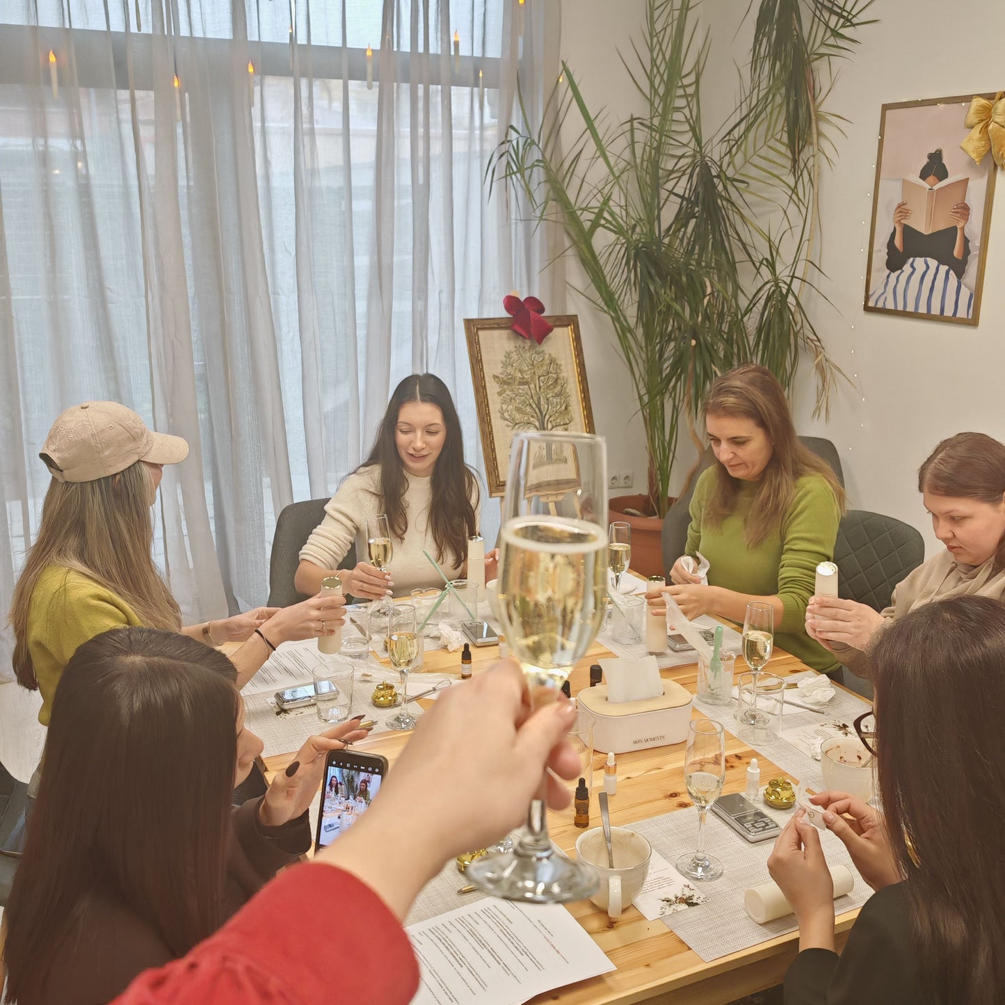 Празнувай по различен и запомнящ се начин - с работилница за гланц и скраб за устни