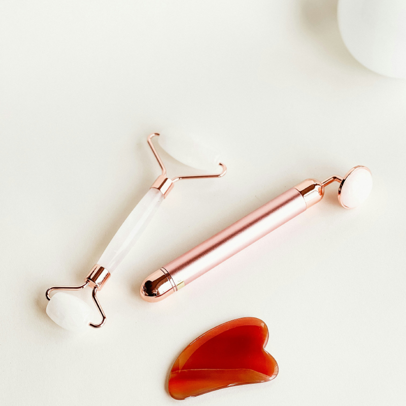 Детокс терапия за лице с червен портокал и гуа-ша масаж