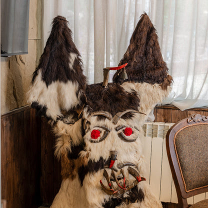 Уютно планинско бягство за двама на Витоша в хижа Кукер