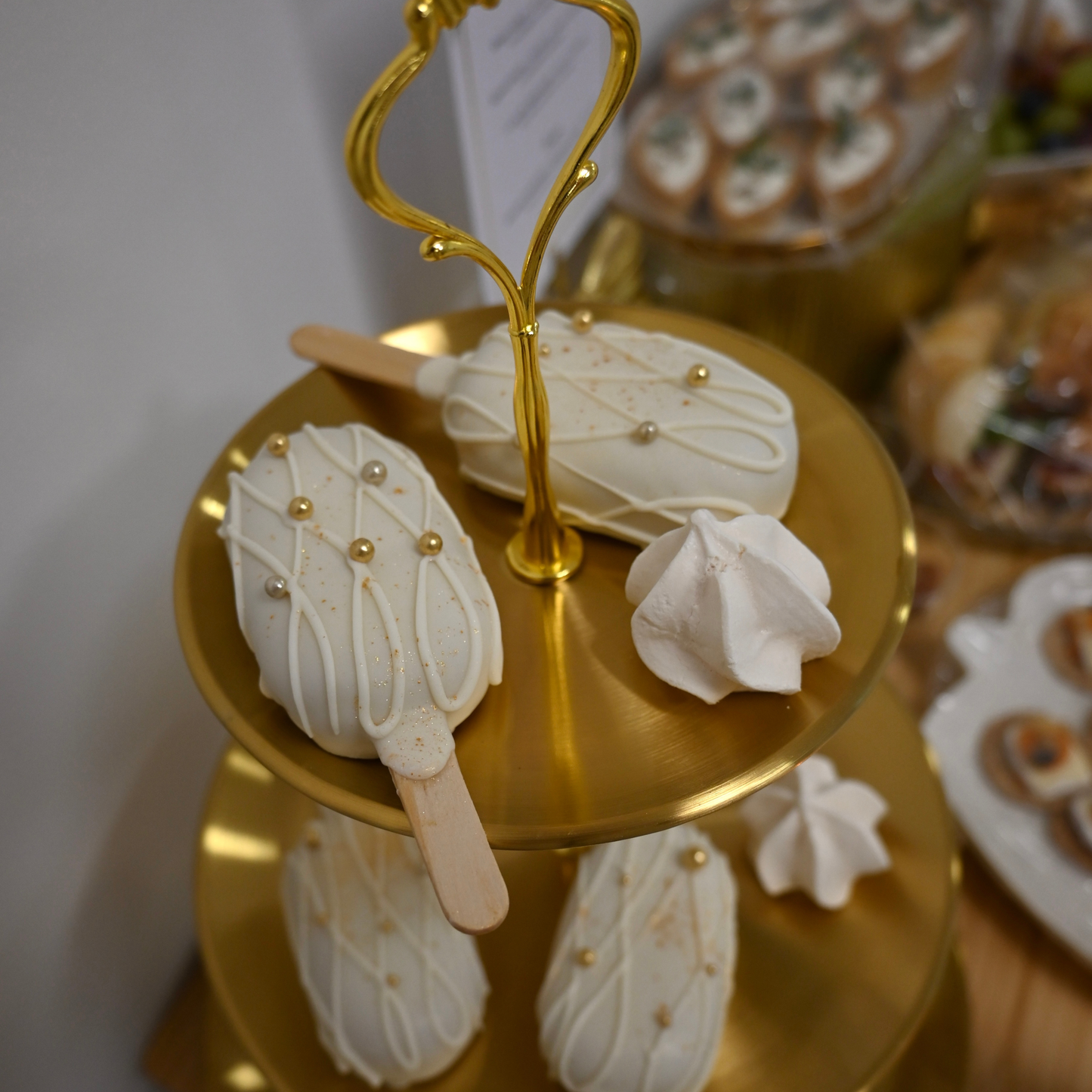 Коледна козметична работилница: Направи свой подхранващ крем за ръце и нежен балсам за устни