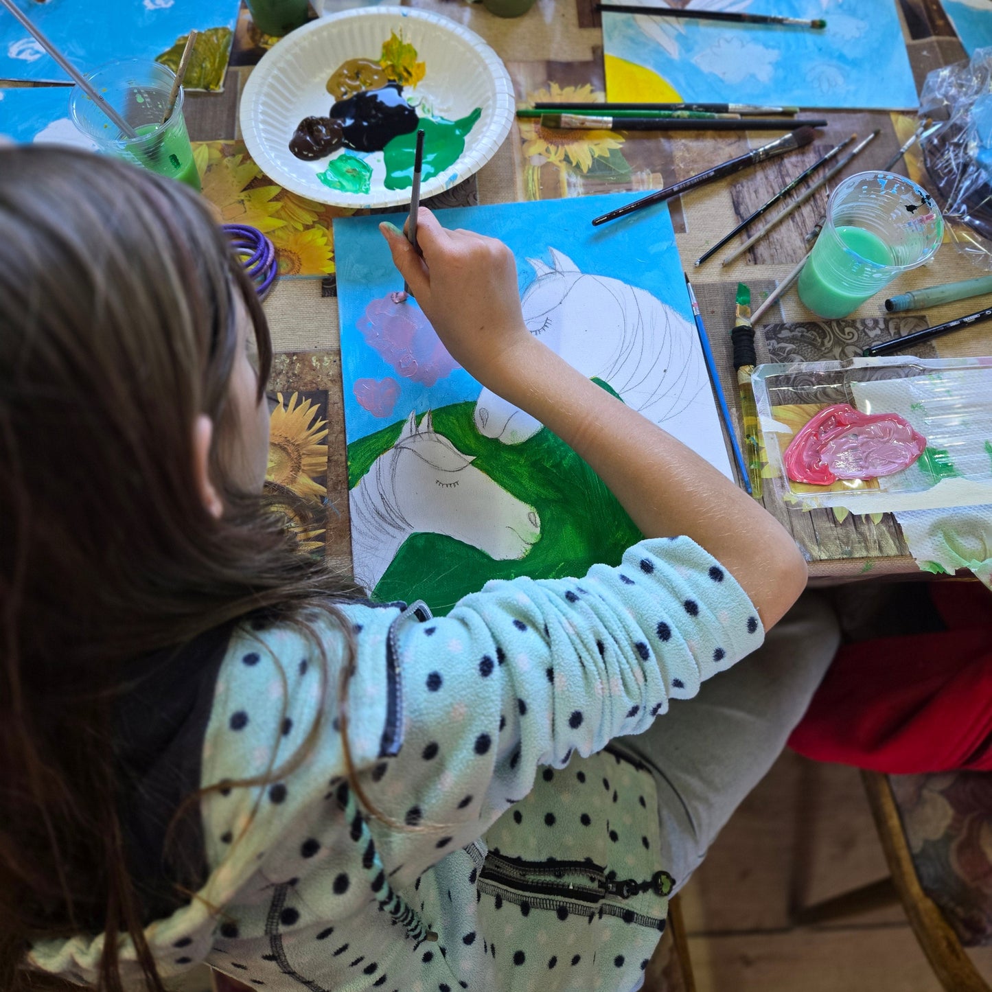 Рисуване, уют и магията на конете в Боровец