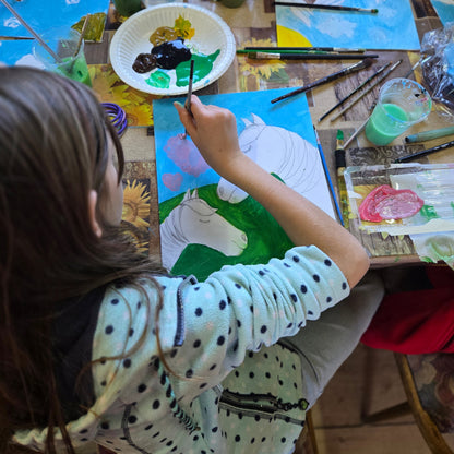 Рисуване, уют и магията на конете в Боровец