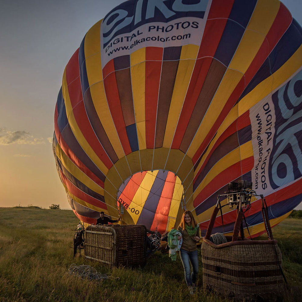 Издигни се във въздуха край София! 30 минути групов свободен полет с балон