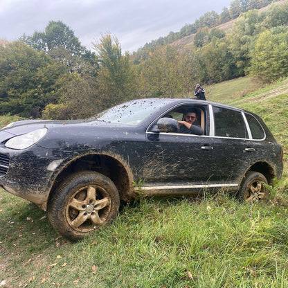 Ексклузивно офроуд приключение с Porsche Cayenne. Велико Търново