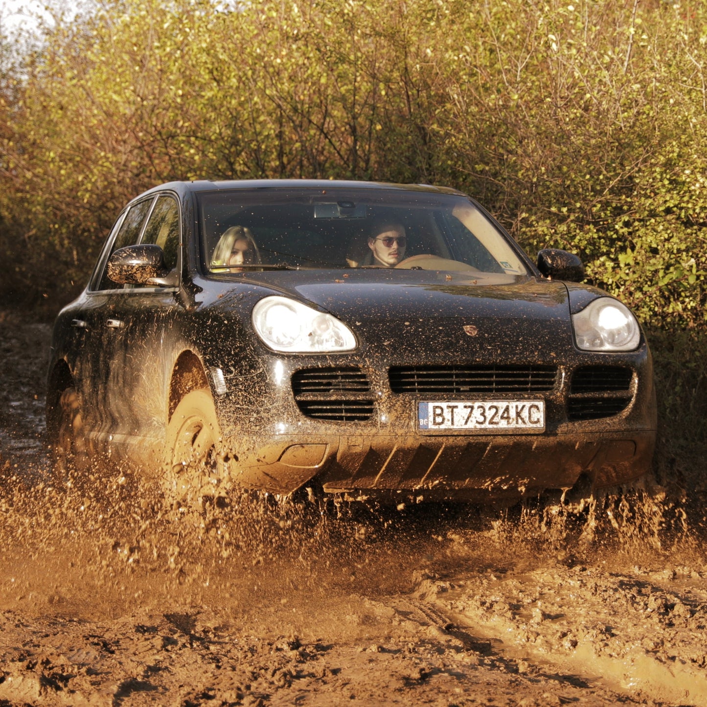 Ексклузивно офроуд приключение с Porsche Cayenne. Велико Търново