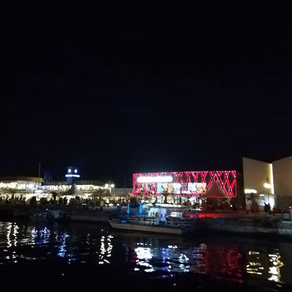 Вечерна панорамна разходка на яхта - релакс и красота